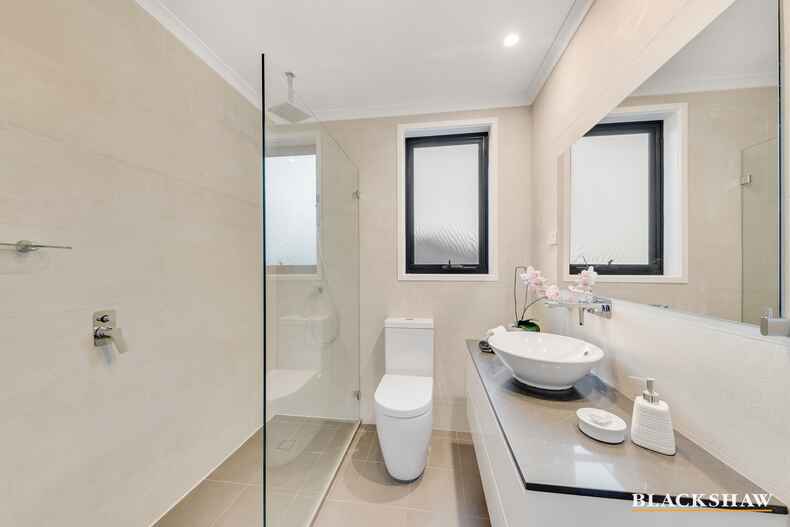 60 Hampton Circuit Yarralumla