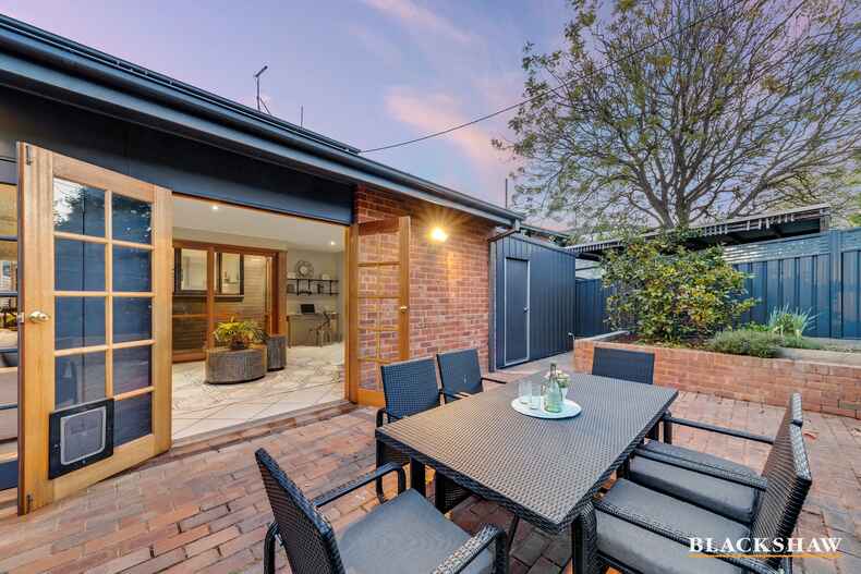 60 Hampton Circuit Yarralumla