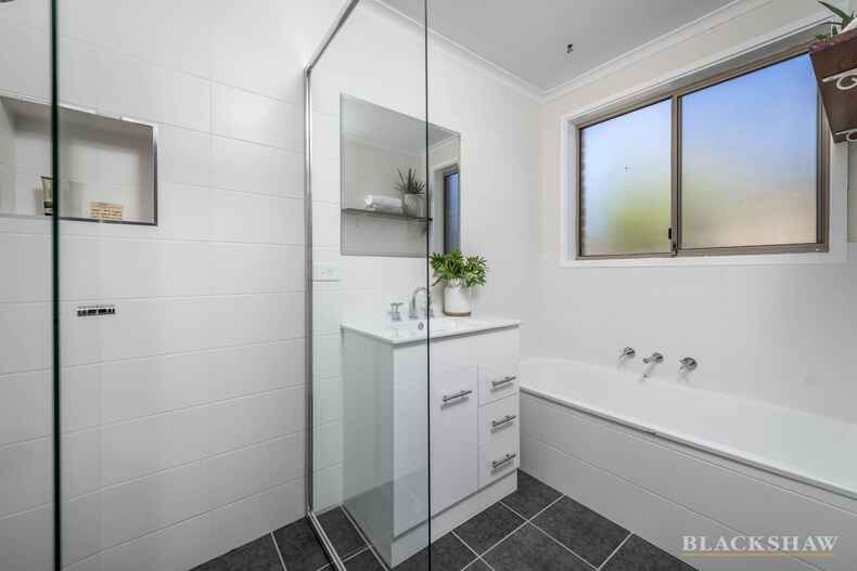 8 Jay Place Theodore 8 Jay Place Theodore