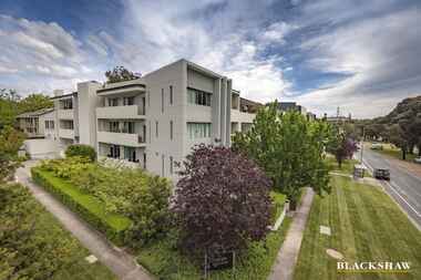 28/28 Canberra Avenue Forrest