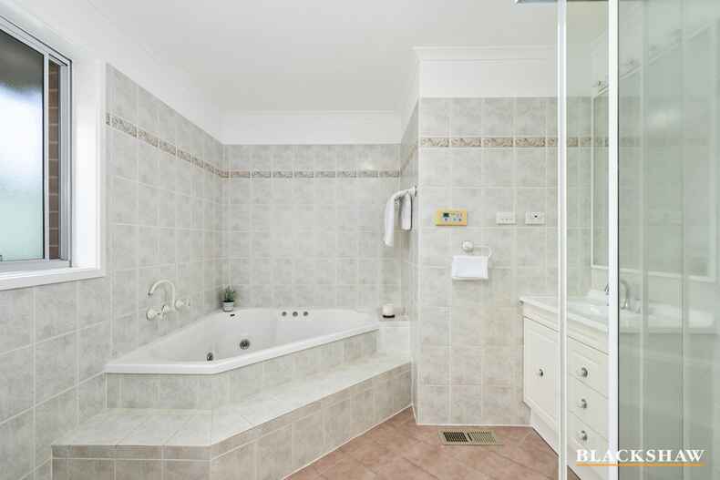 65 Shannon Circuit Kaleen 65 Shannon Circuit Kaleen