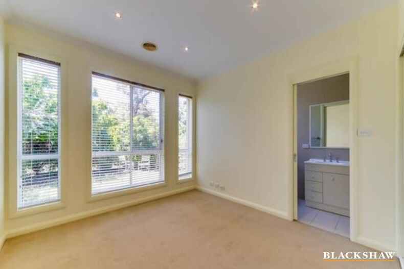 54 Waller Crescent Campbell