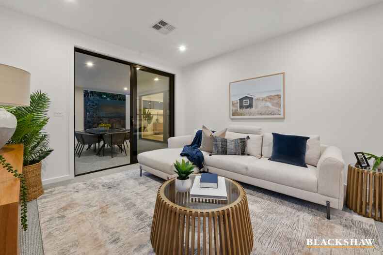 2/8 Toutcher Street Mawson