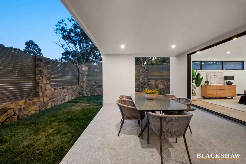 2/8 Toutcher Street Mawson