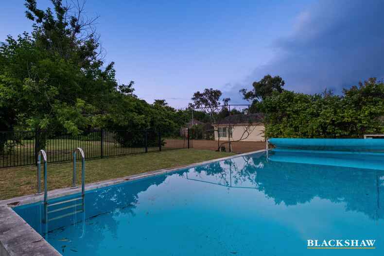 68 National Circuit Deakin 68 National Circuit Deakin