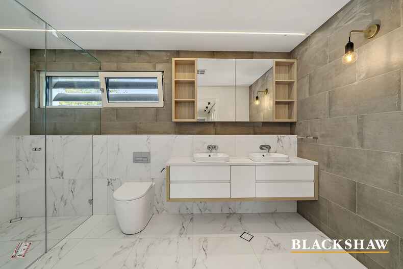 2/125 Lowanna Street Braddon 2/125 Lowanna Street Braddon