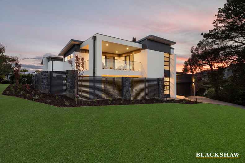 2/8 Toutcher Street Mawson