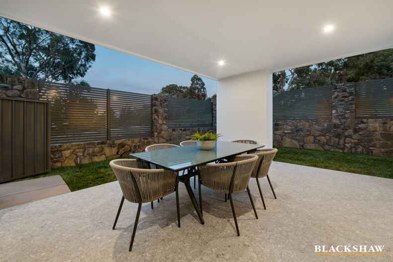 2/8 Toutcher Street Mawson
