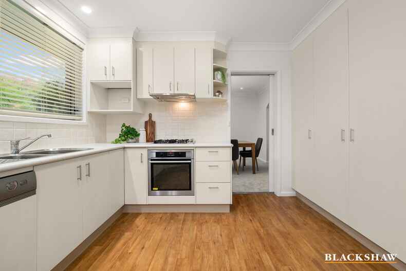 8 Molvig Street Weston