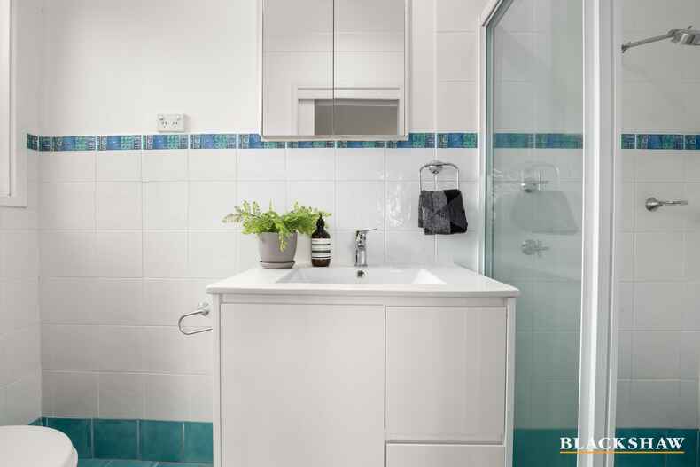 8 Molvig Street Weston