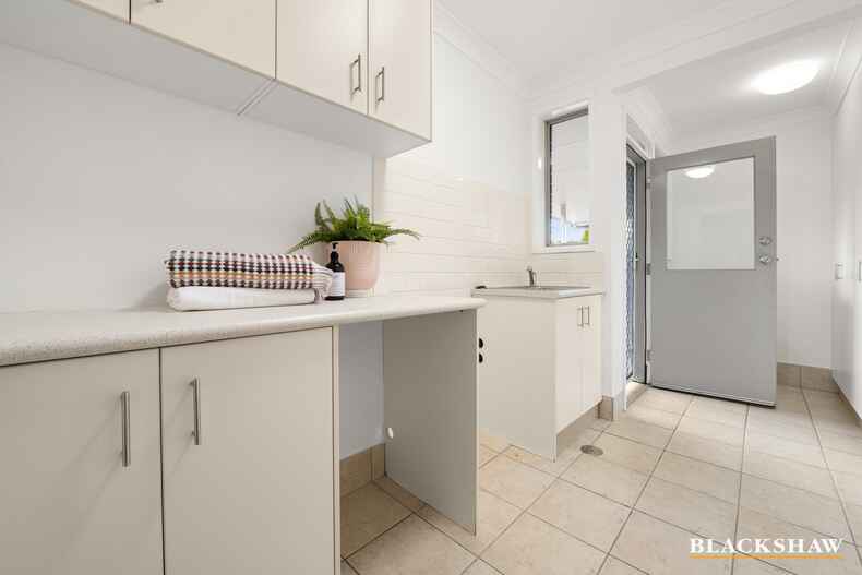 8 Molvig Street Weston