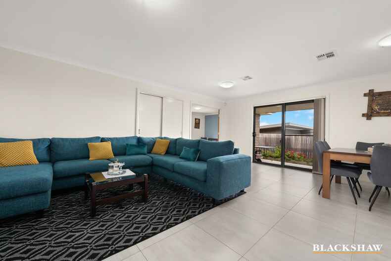 4 Housley Street Casey 4 Housley Street Casey