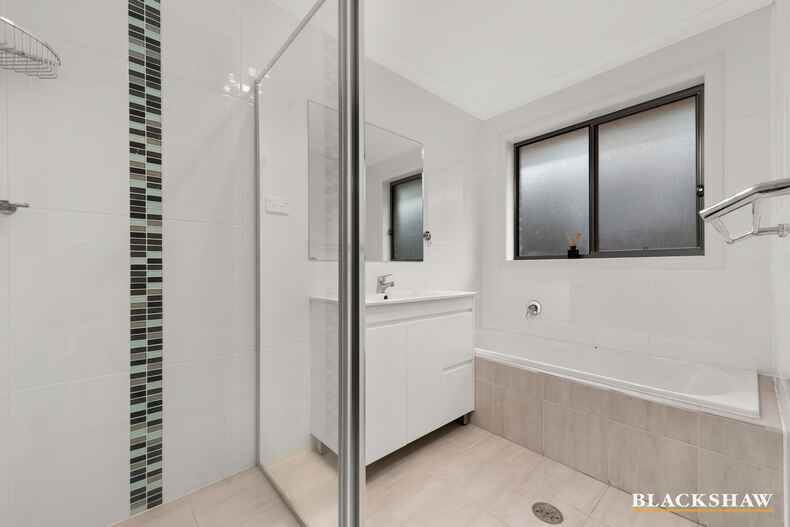 4 Housley Street Casey 4 Housley Street Casey