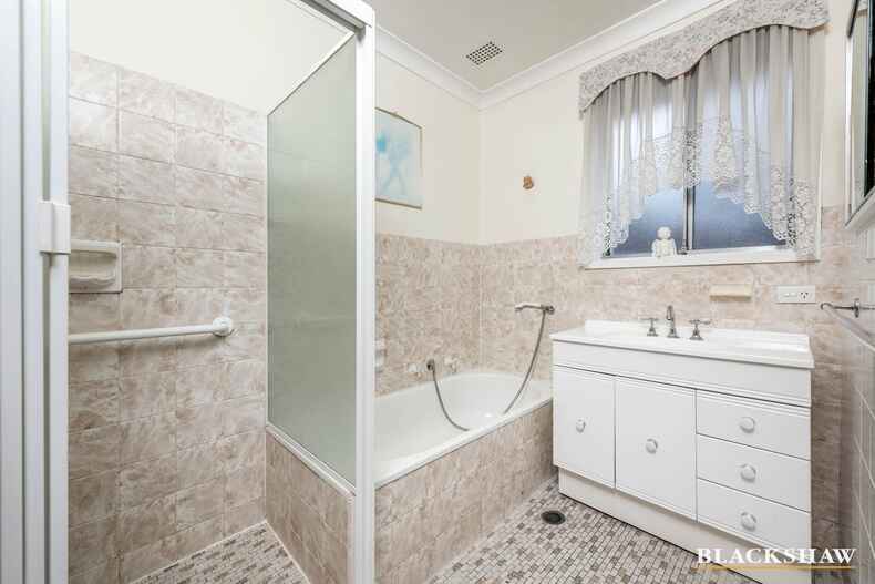 5 Laseron Place Mawson