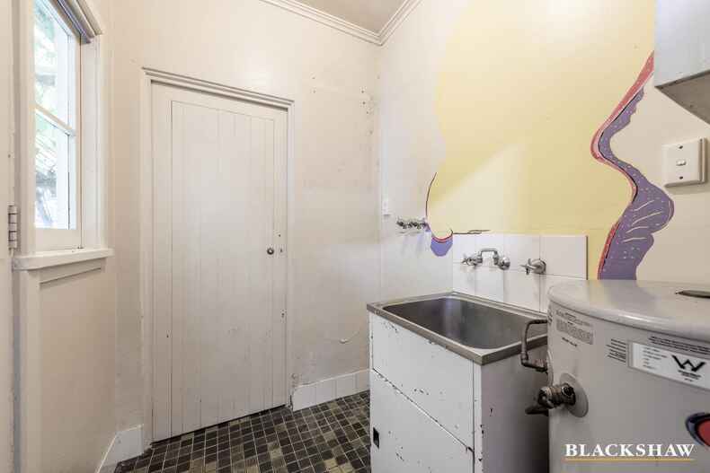 28 Hackett Gardens Turner 28 Hackett Gardens Turner