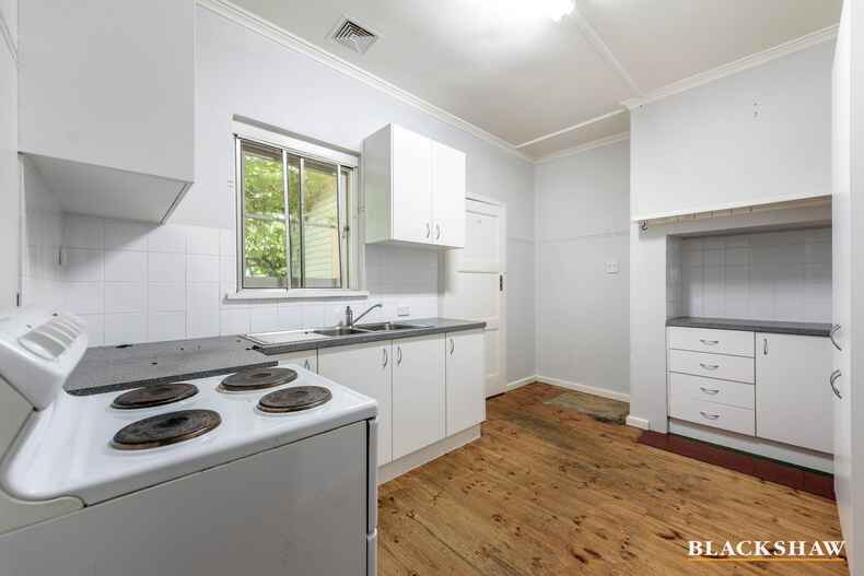 28 Hackett Gardens Turner 28 Hackett Gardens Turner