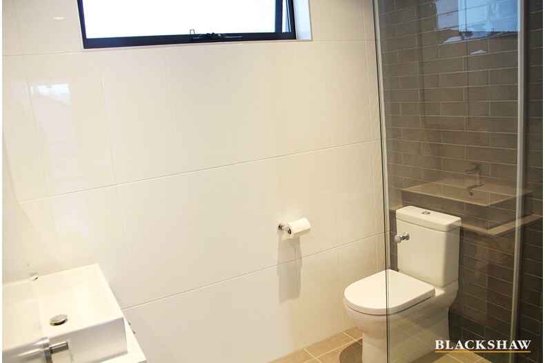 9/27 Moore Street Turner 9/27 Moore Street Turner