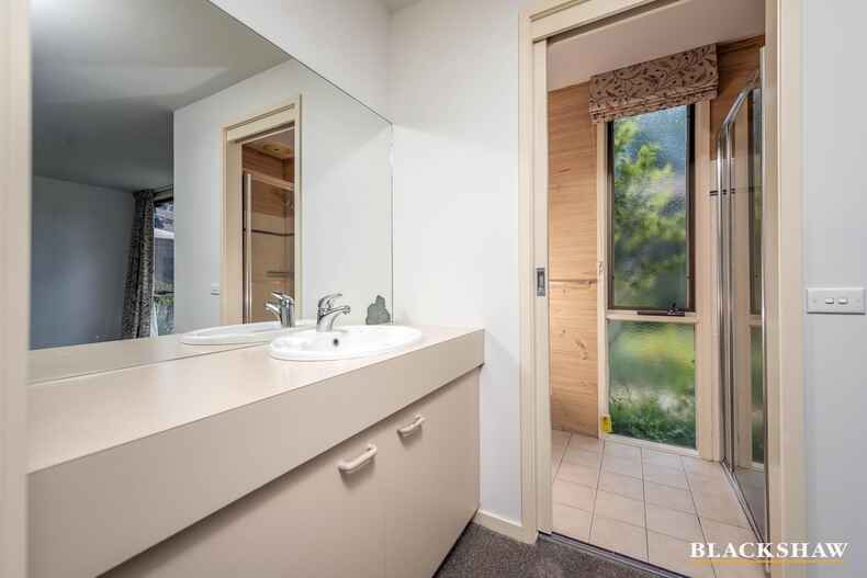 17/72 Shackleton Circuit Mawson 17/72 Shackleton Circuit Mawson