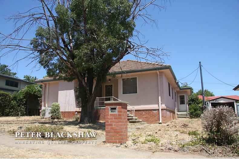 30 Walker Crescent Griffith