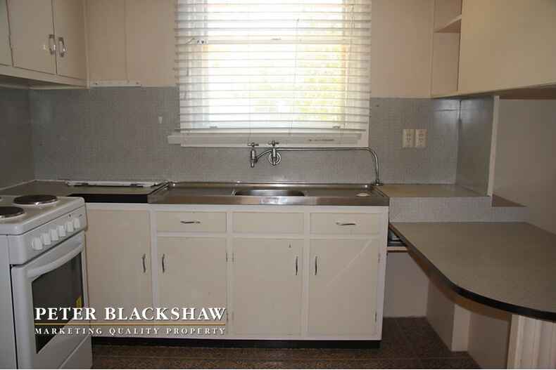 30 Walker Crescent Griffith