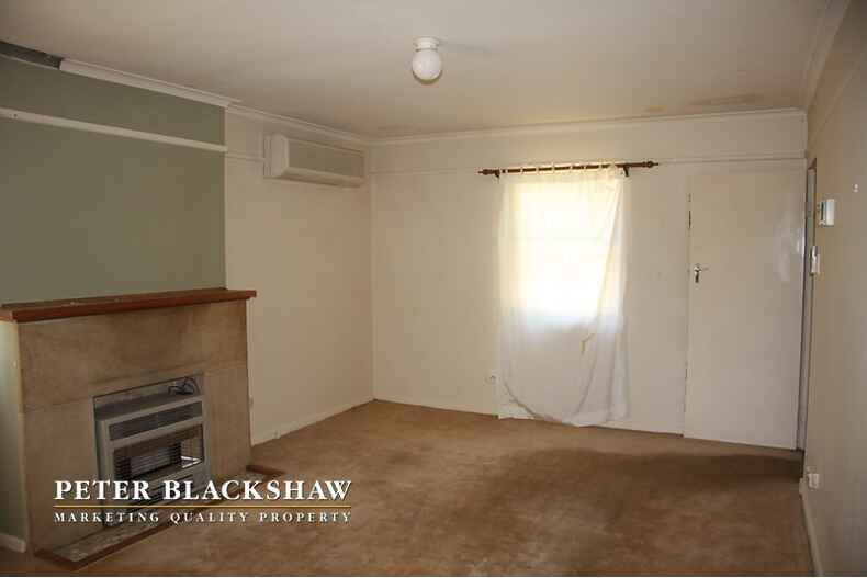 30 Walker Crescent Griffith