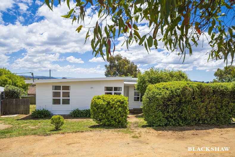 25 Crest Road Queanbeyan 25 Crest Road Queanbeyan