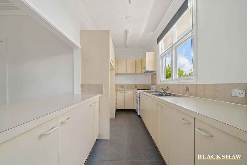 25 Crest Road Queanbeyan 25 Crest Road Queanbeyan