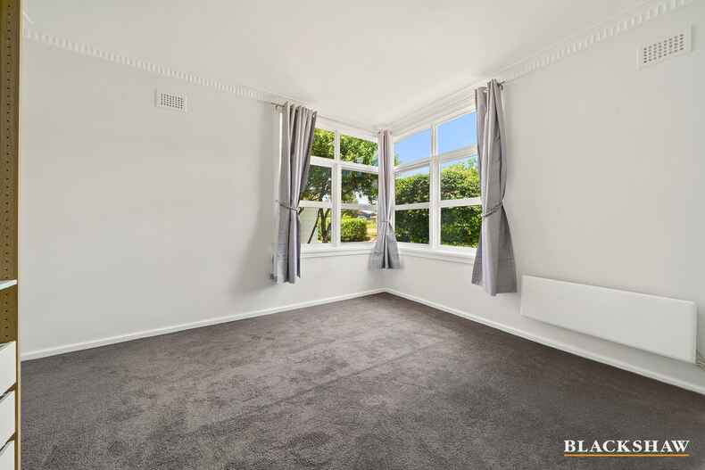 25 Crest Road Queanbeyan 25 Crest Road Queanbeyan