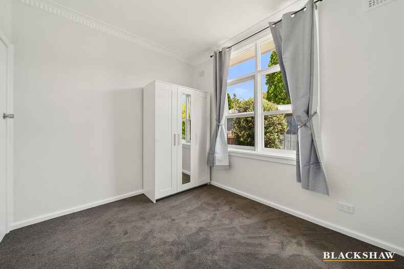 25 Crest Road Queanbeyan 25 Crest Road Queanbeyan