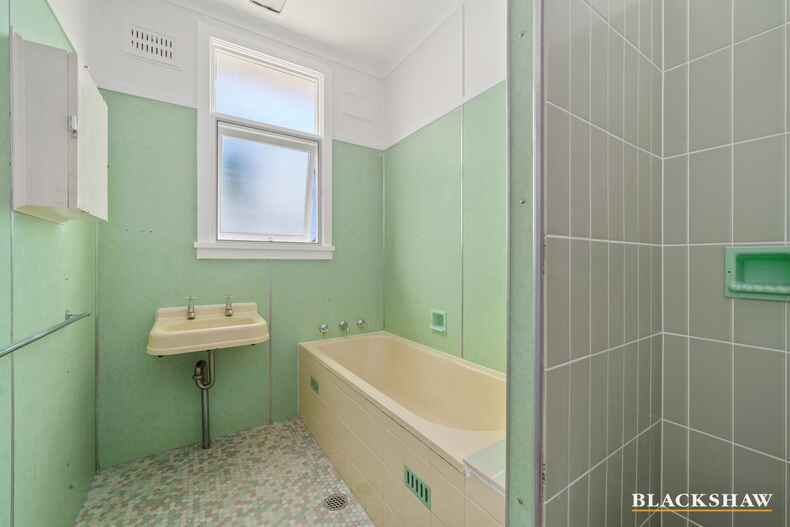 25 Crest Road Queanbeyan 25 Crest Road Queanbeyan