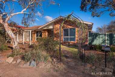 23 Abercrombie Circuit Banks