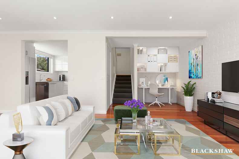 1/2 English Court Phillip