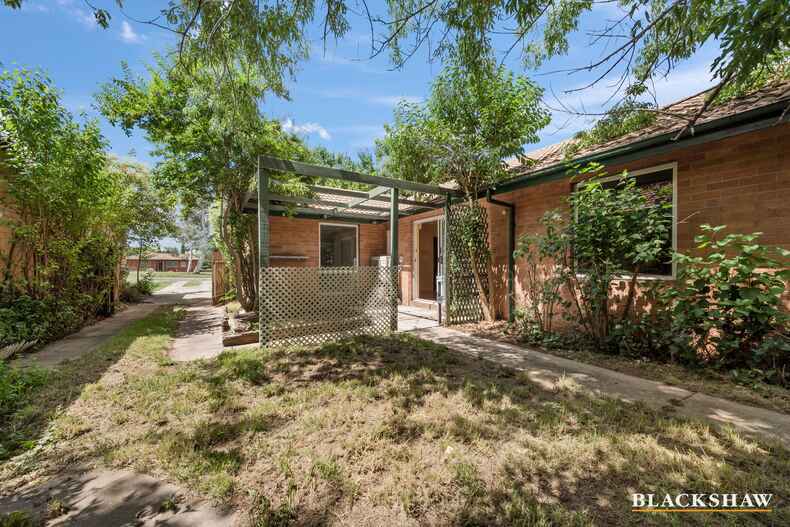 140 Captain Cook Crescent Narrabundah 140 Captain Cook Crescent Narrabundah