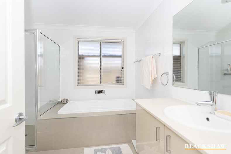 4 Bagarin Avenue Tomakin 4 Bagarin Avenue Tomakin