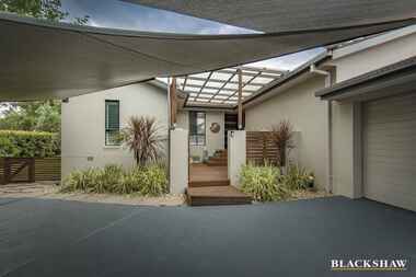 5 Fossey Street Holder