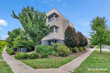 1/33 McGovern Street Casey