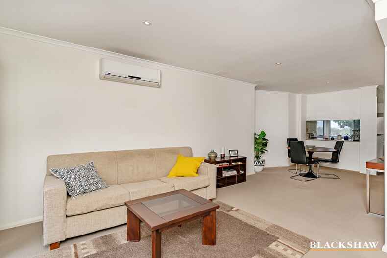 1/33 McGovern Street Casey