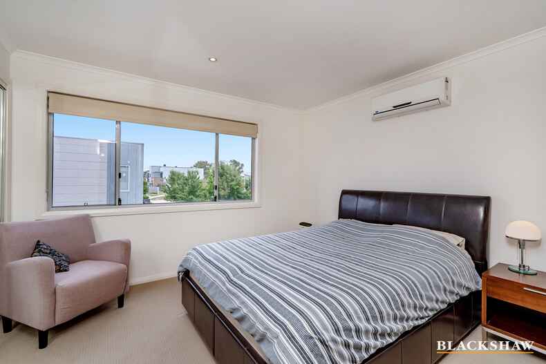 1/33 McGovern Street Casey