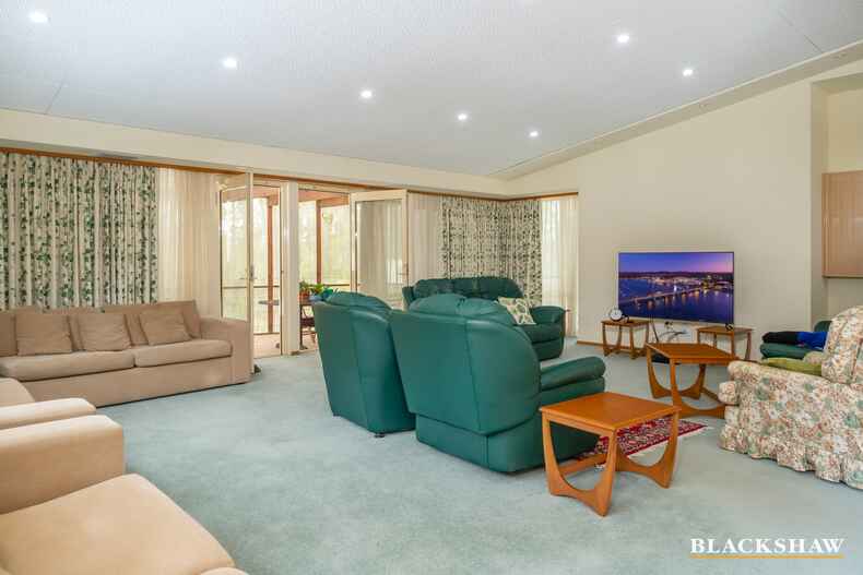 9 Burri Palm Way Surfside