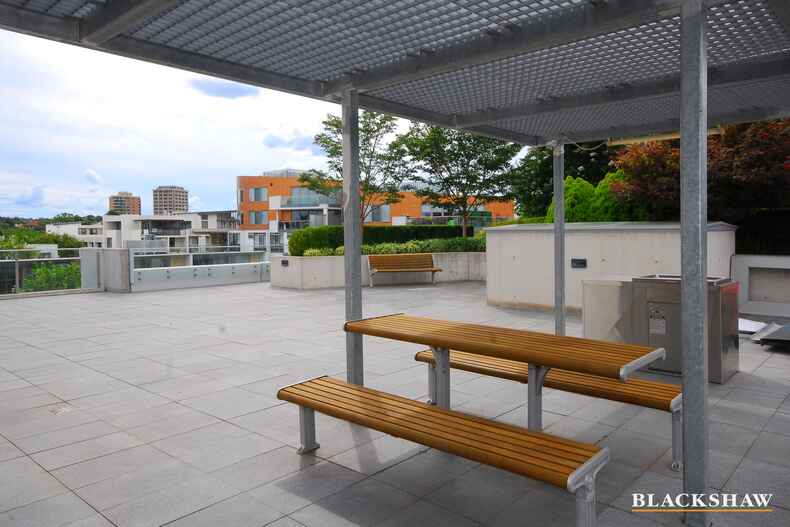 122/50 Eastlake Parade Kingston