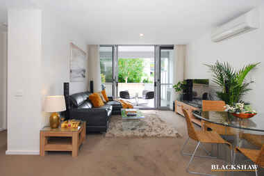 122/50 Eastlake Parade Kingston