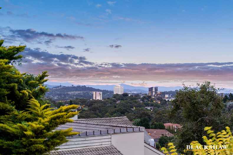 10 Pindari Crescent O'Malley 10 Pindari Crescent O'Malley