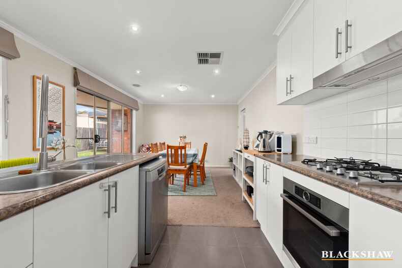 1 Proust Place Macgregor 1 Proust Place Macgregor