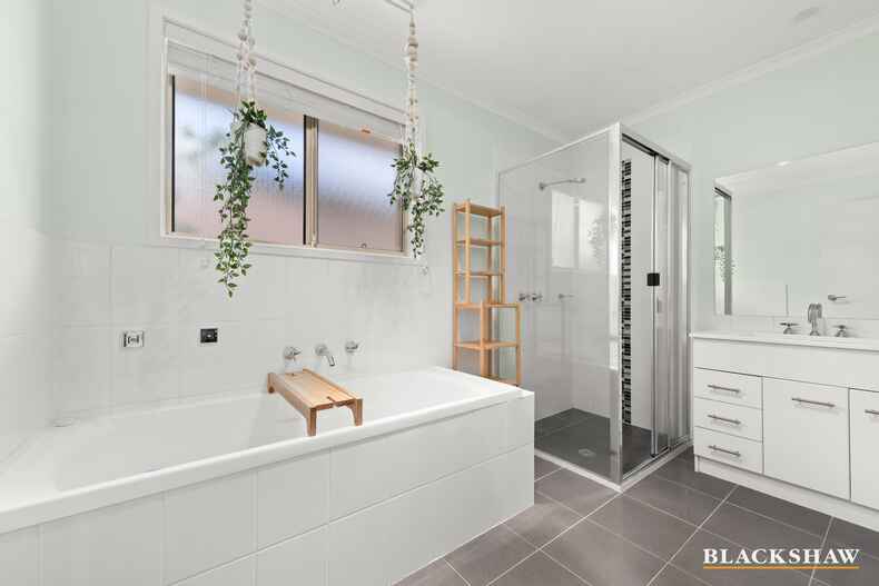 1 Proust Place Macgregor 1 Proust Place Macgregor