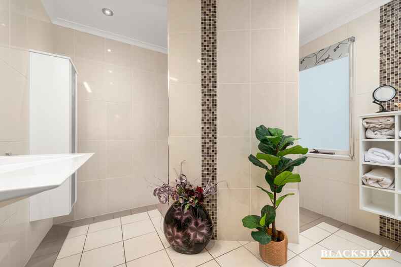 345 Bugden Avenue Fadden