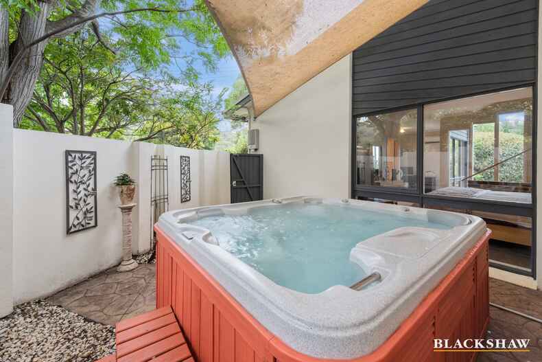 345 Bugden Avenue Fadden