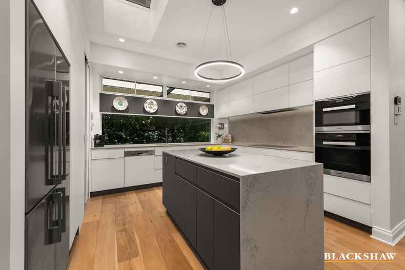 11 MacDonnell Street Yarralumla