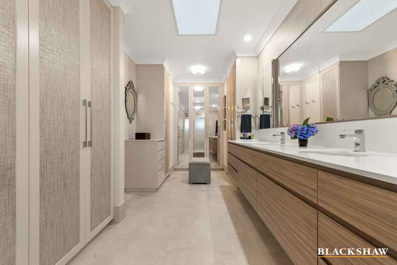 11 MacDonnell Street Yarralumla