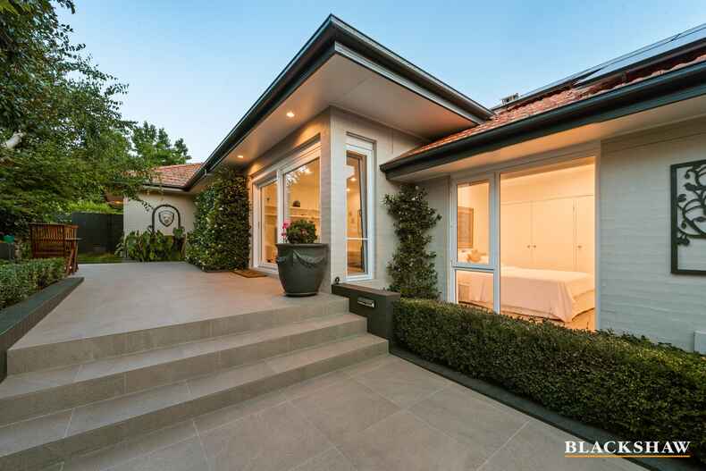 11 MacDonnell Street Yarralumla