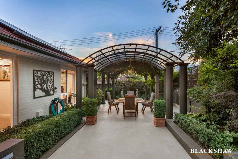 11 MacDonnell Street Yarralumla